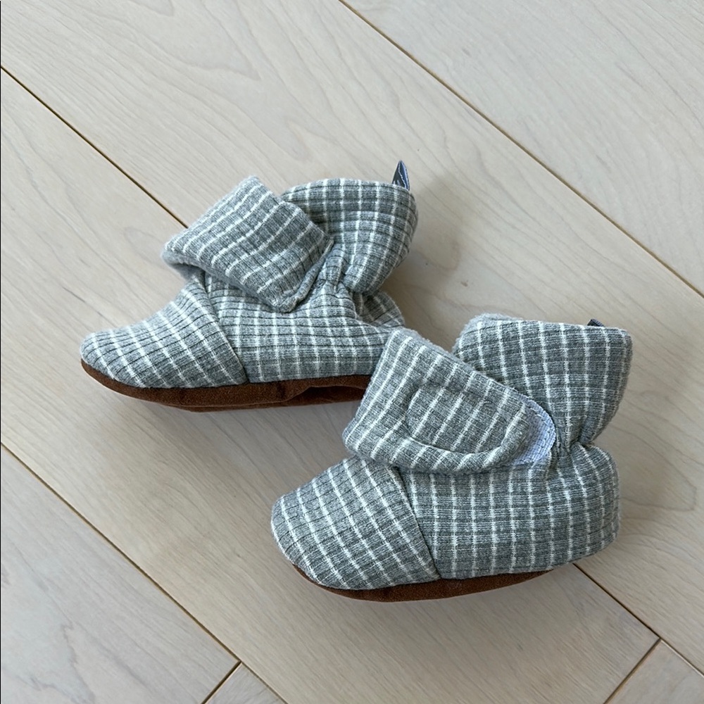 Moody Park Plaid Gray Crib Slippers